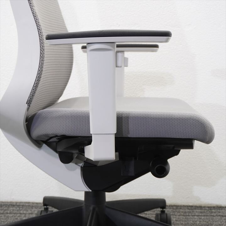 コクヨ シロッコ 可動肘 ホワイトグレー