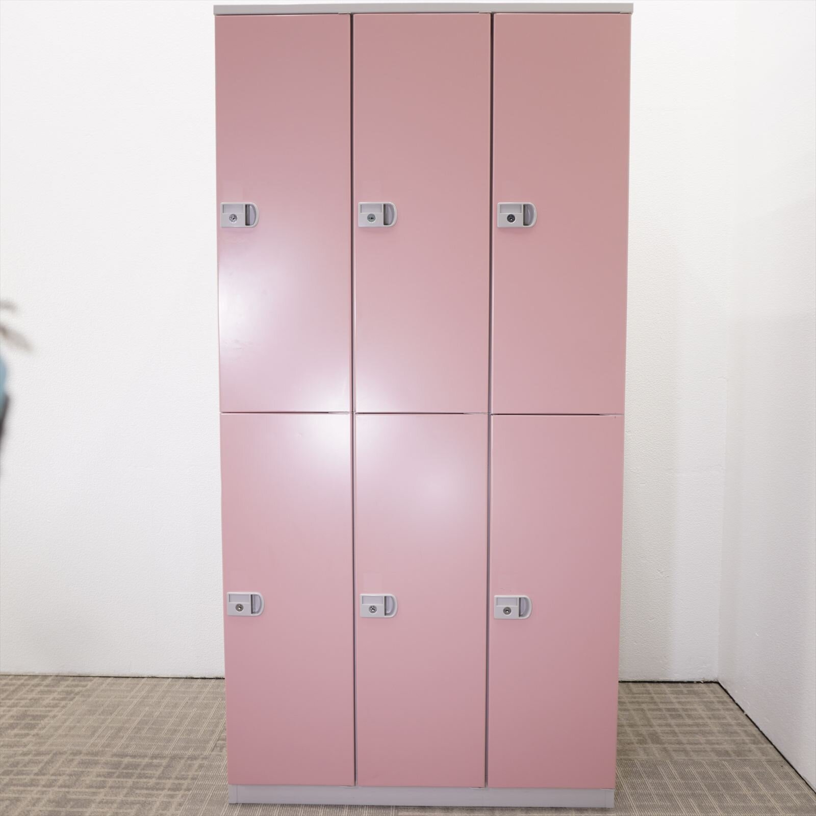 イトーキ ６人用ロッカー ピンク