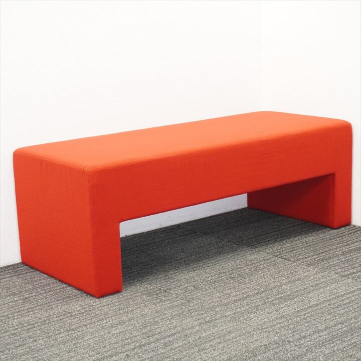 ベンチ レッド