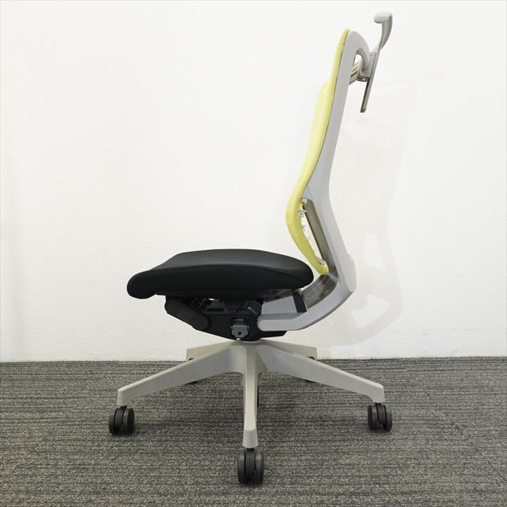 イトーキ エピオス ハイバック ハンガー付 ブライトモスグリーン/ブラック 脚 グレー