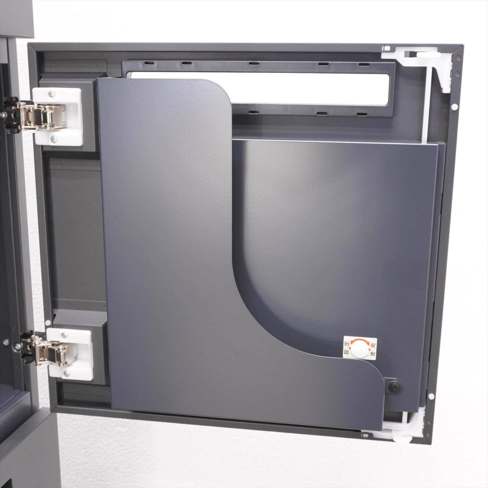 イトーキ エスキャビネット ダイヤル式8人用パーソナルロッカー H1790 ブラック 特価品