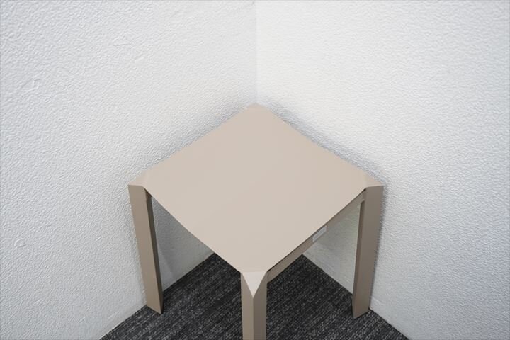 ジゼル KUN トライチューブスツール ベージュ