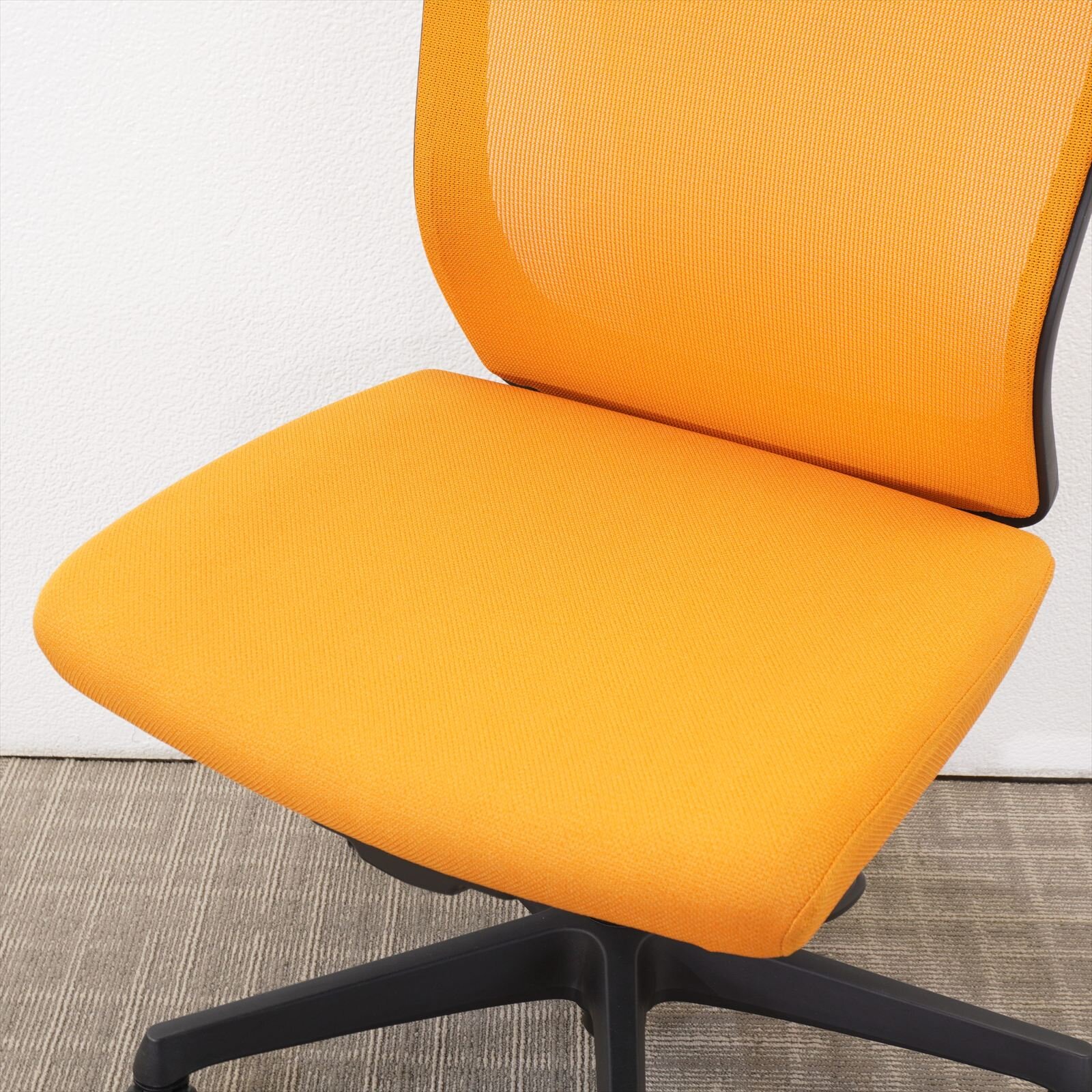 【2020年製】 オカムラ エスクード アプリコット色