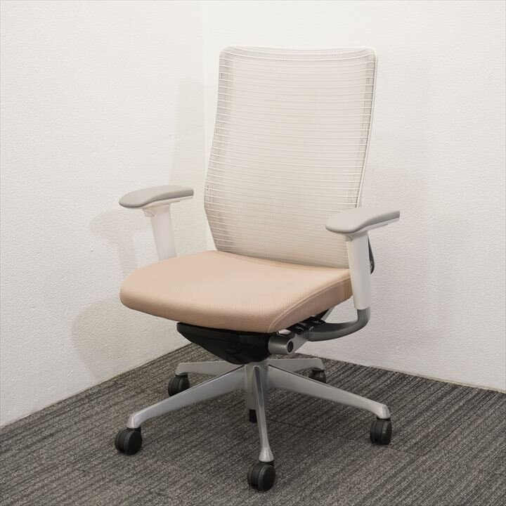 オカムラ コーラル 可動肘 ハイバック ベージュ 特価品
