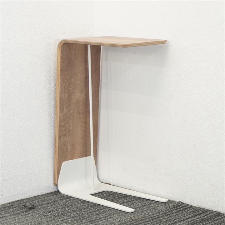 【2021年製】オカムラ アルトピアッツァ サイドテーブル W450 D250 H670 ソーンオーク