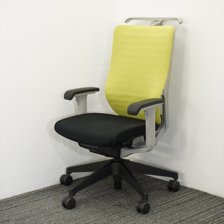 イトーキ エピオス 可動肘 ハイバック ハンガー付 ブライトモスグリーン/ブラック