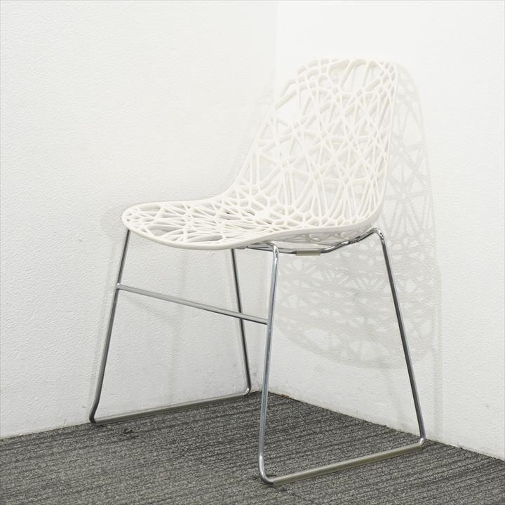 オカムラ NETT(ネット) スタッキングチェア ホワイト