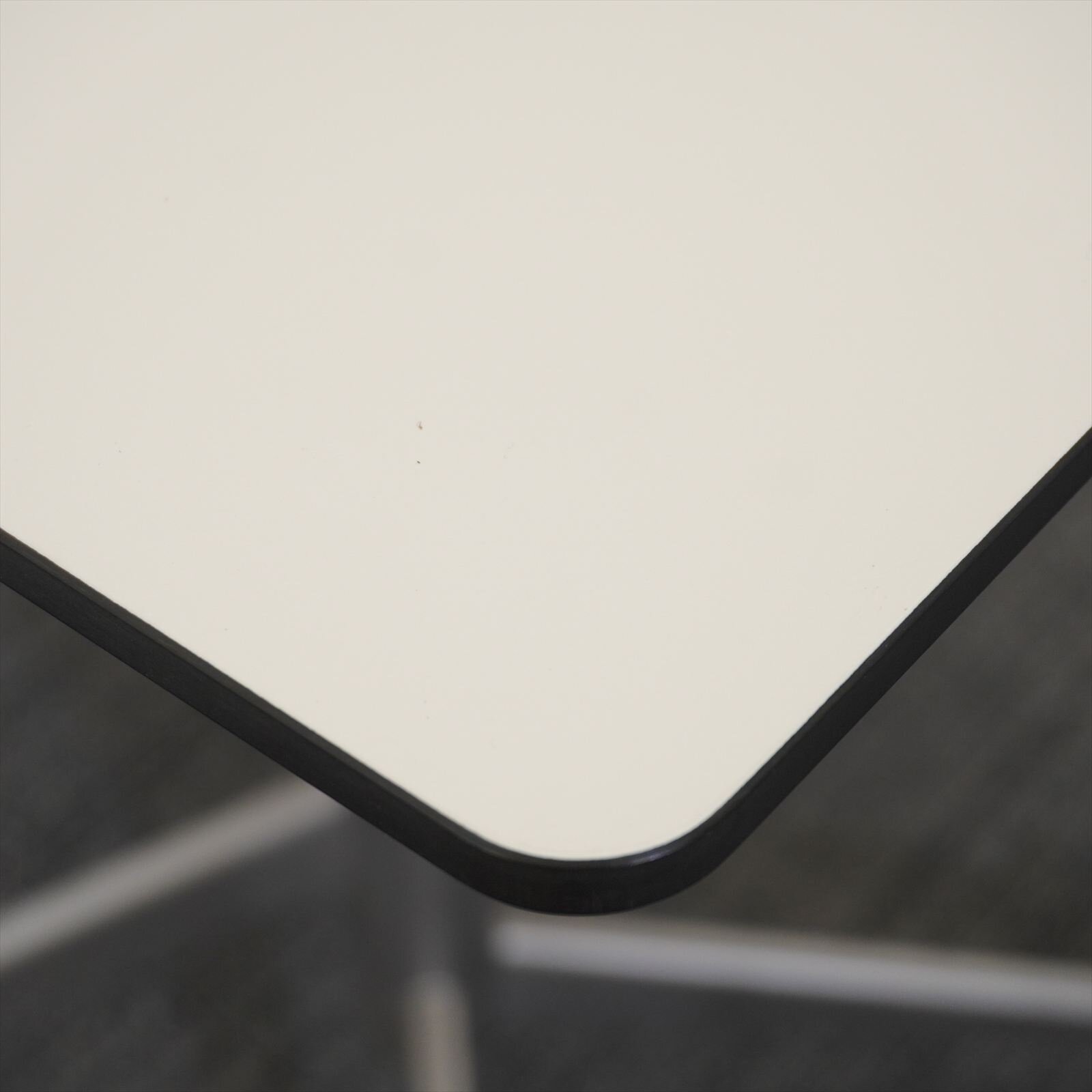 ラパルマ セルツ スクエアテーブル W600 D600 H720 ホワイト