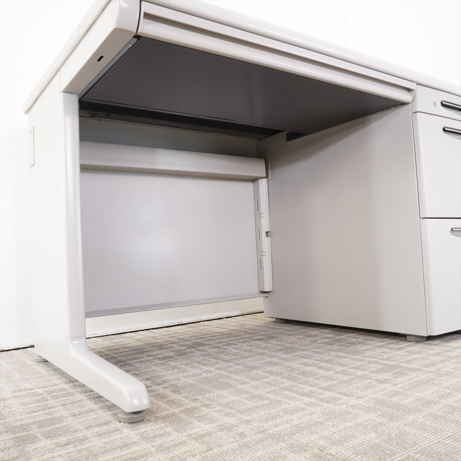 オカムラ SD 片袖机 A4X2段