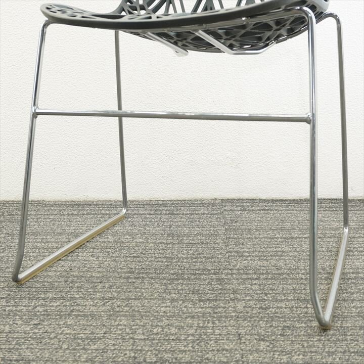 オカムラ NETT(ネット) スタッキングチェア ブラック 特価品