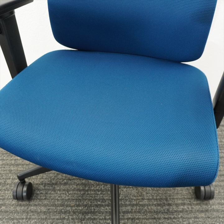 コクヨ ウィザード2 可動肘 ハンガー付 プルシアンブルー