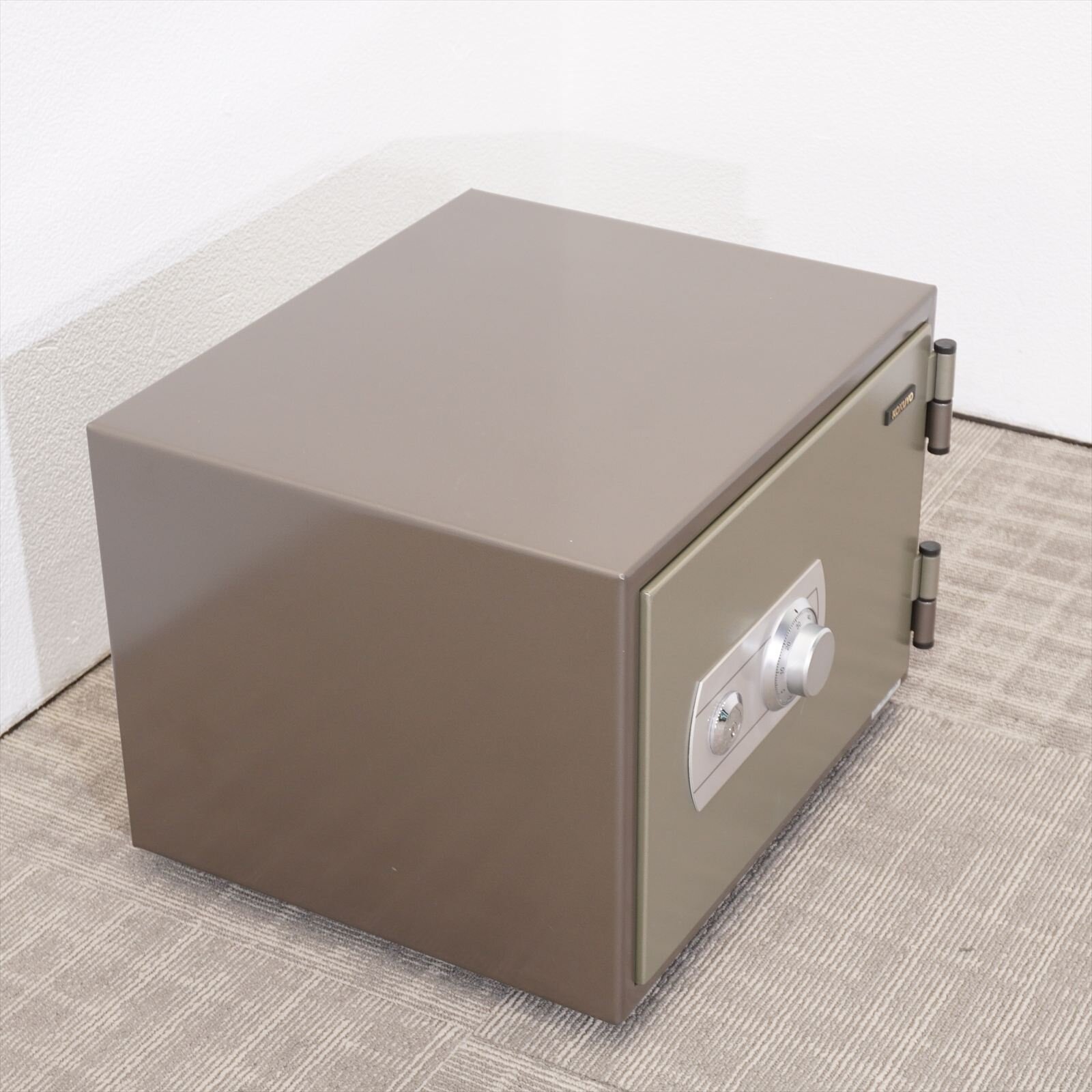 コクヨ 耐火金庫 ホームセーフ ダイヤルタイプ W480 D432 H368