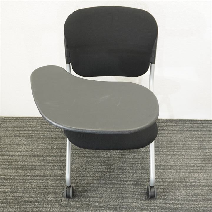 オカムラ トーションライン メモ台付ミーティングチェアー ブラック
