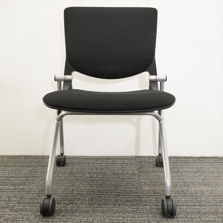 オカムラ グラータ ミーティングチェア 背パッド付ブラック