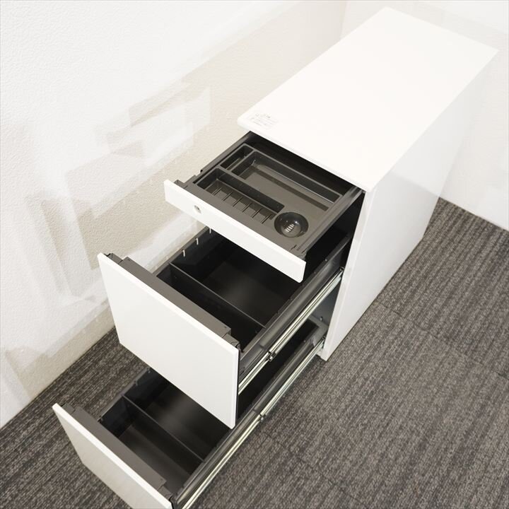 オカムラ プロユニット スリム３段ワゴン サイド取手 前アジャスター H648