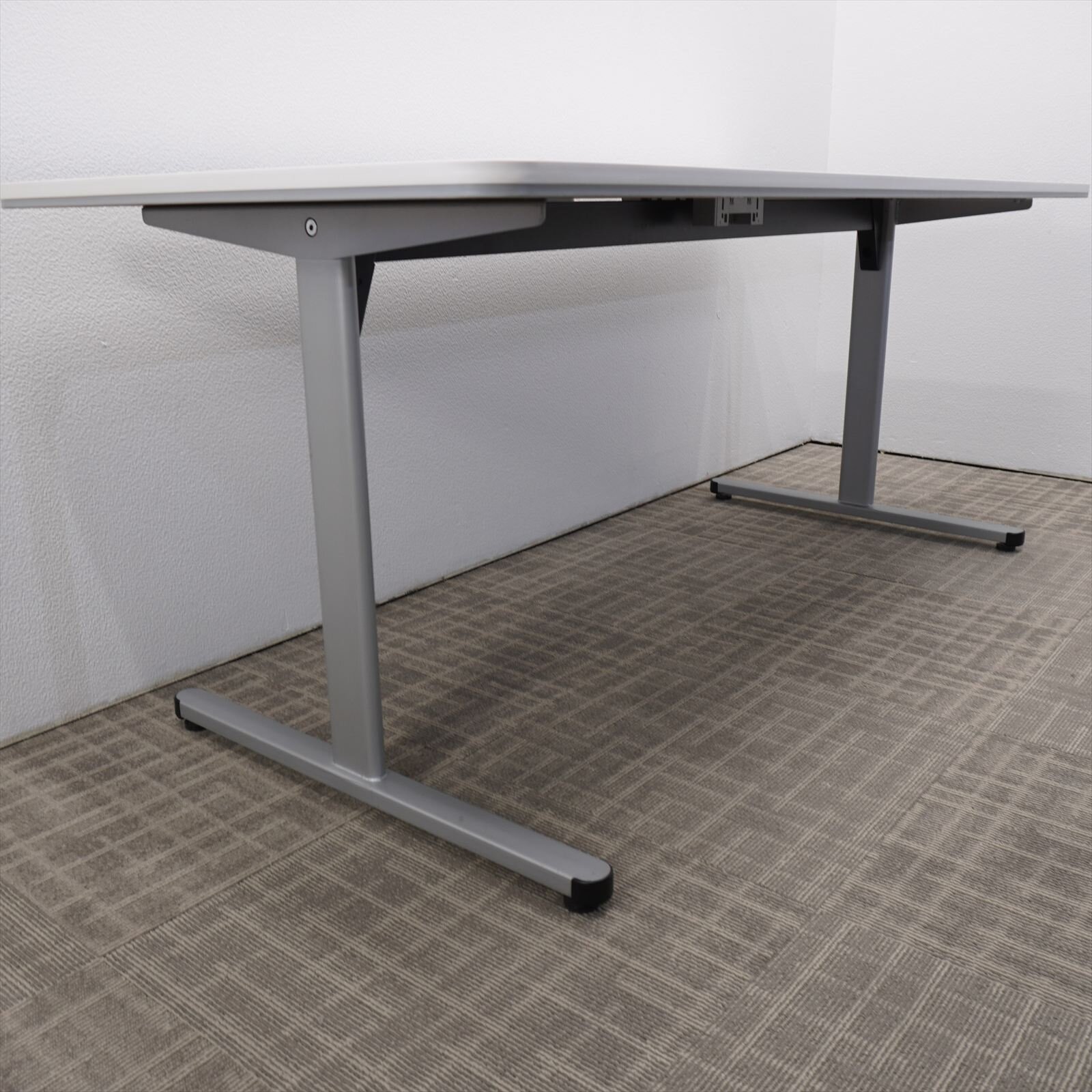 コクヨ BT-500 ミーティングテーブル 1875 T脚 配線ダクト付 ホワイト