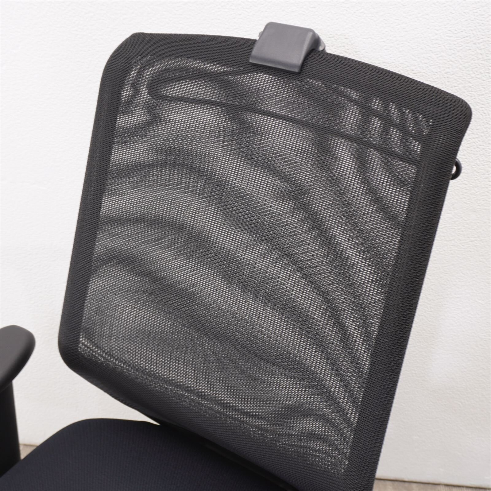 ヴィトラ メダプロ 可動肘 ハンガー付 ブラック