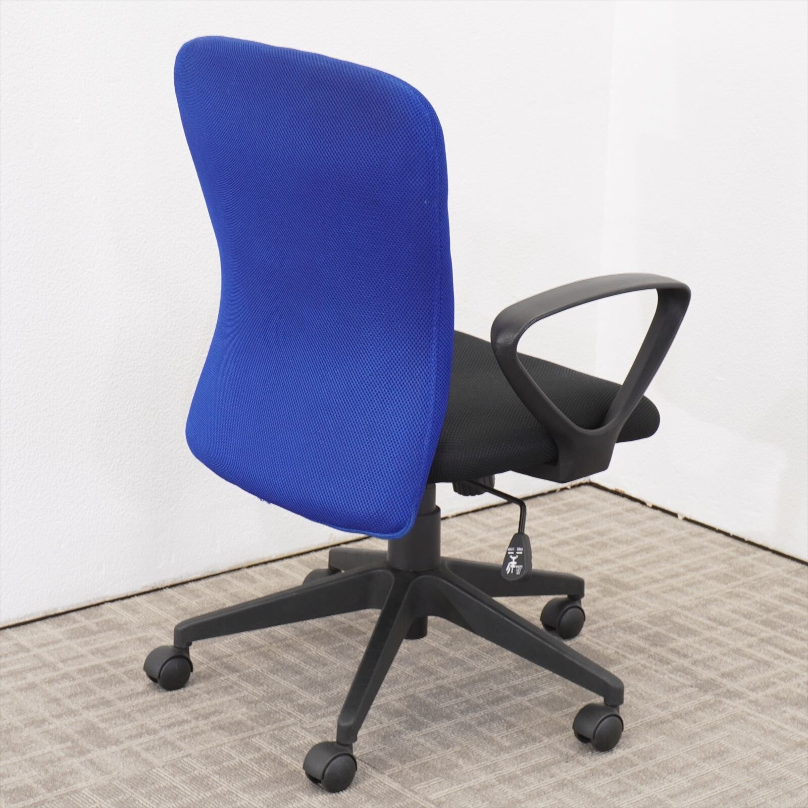 カグクロ ビジネスチェアSC シャトルチェア 固定肘 ブルー