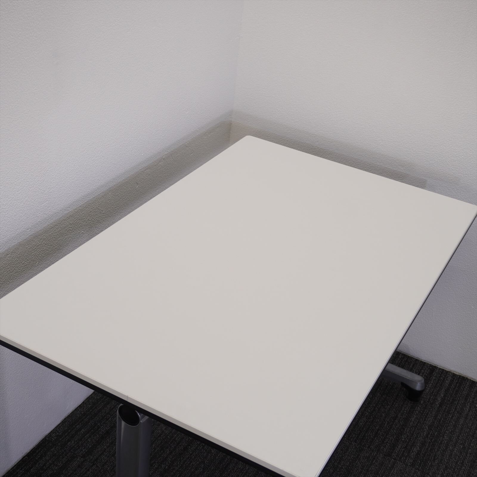 オカムラ インターアクトＭＴ ミーティングテーブル W1200 D750 H720 ホワイト