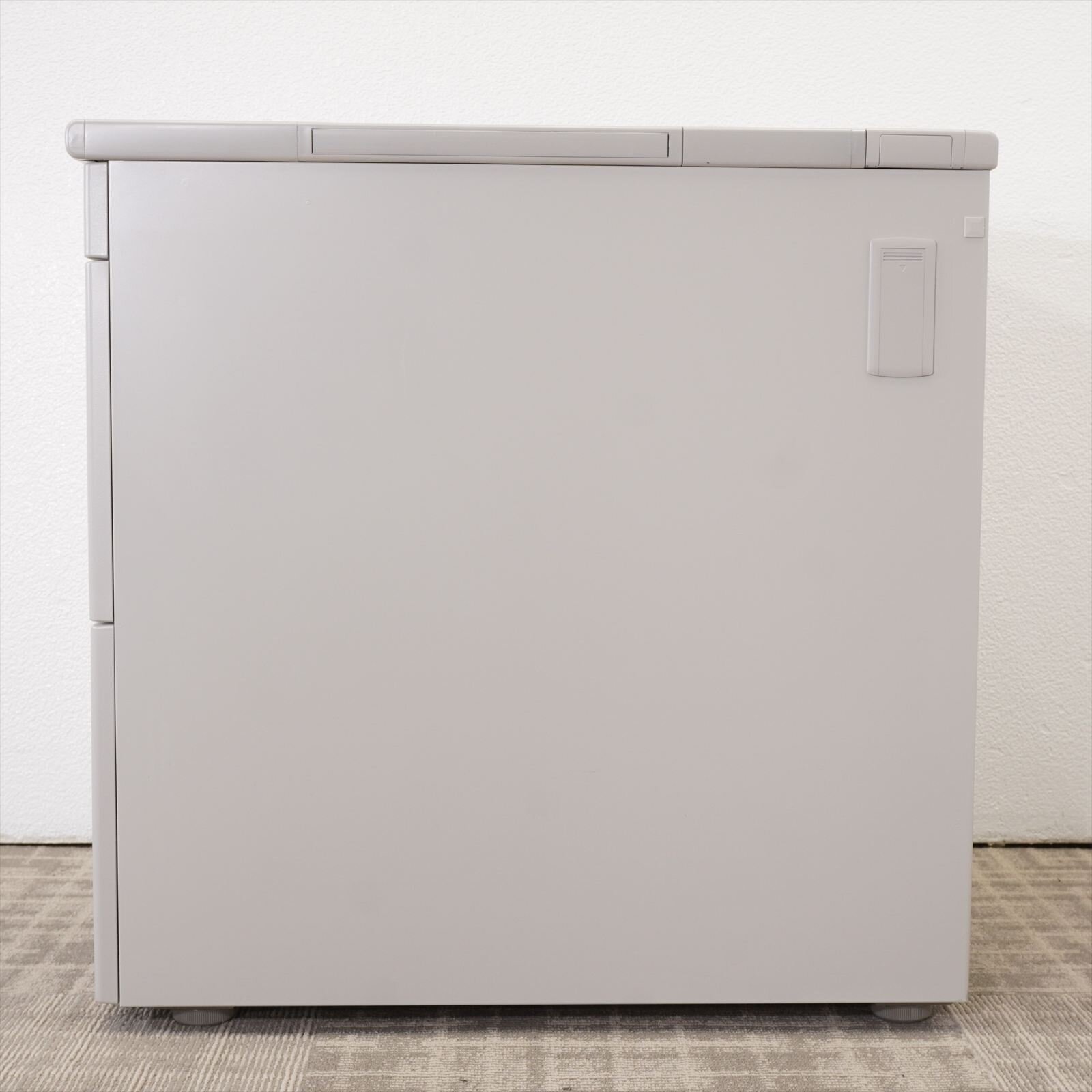 オカムラ SD-e 3段脇机 A4×2段 ペントレー