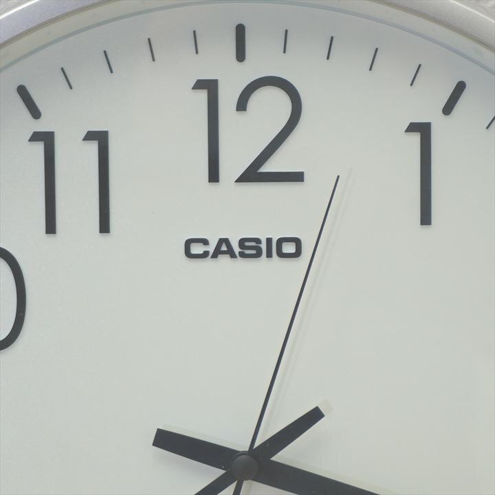 カシオ 壁掛 電波時計 シルバー