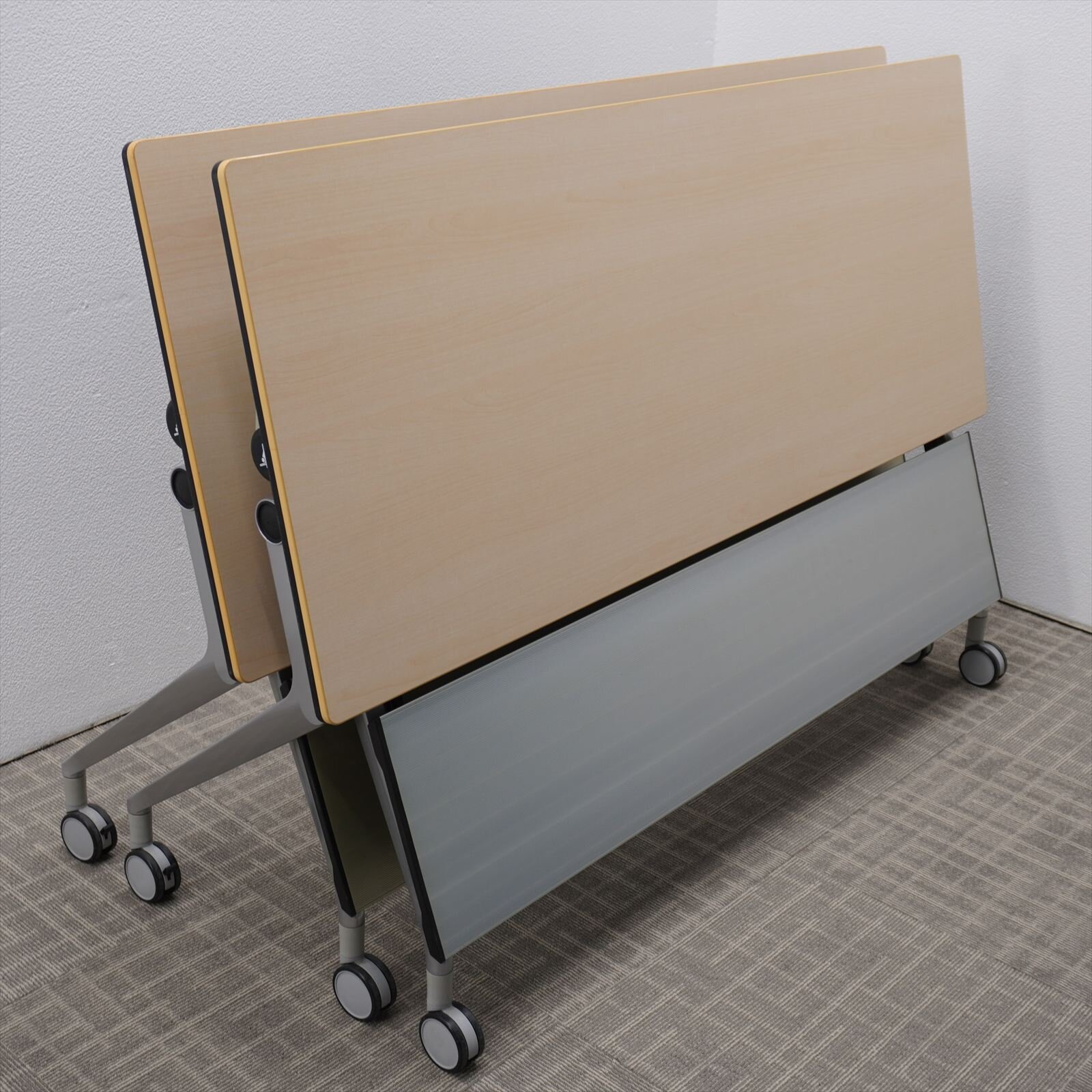 オカムラ インターアクトNT フラップテーブル 1560 幕板付 棚板付 配線ダクト無し ライトプレーン