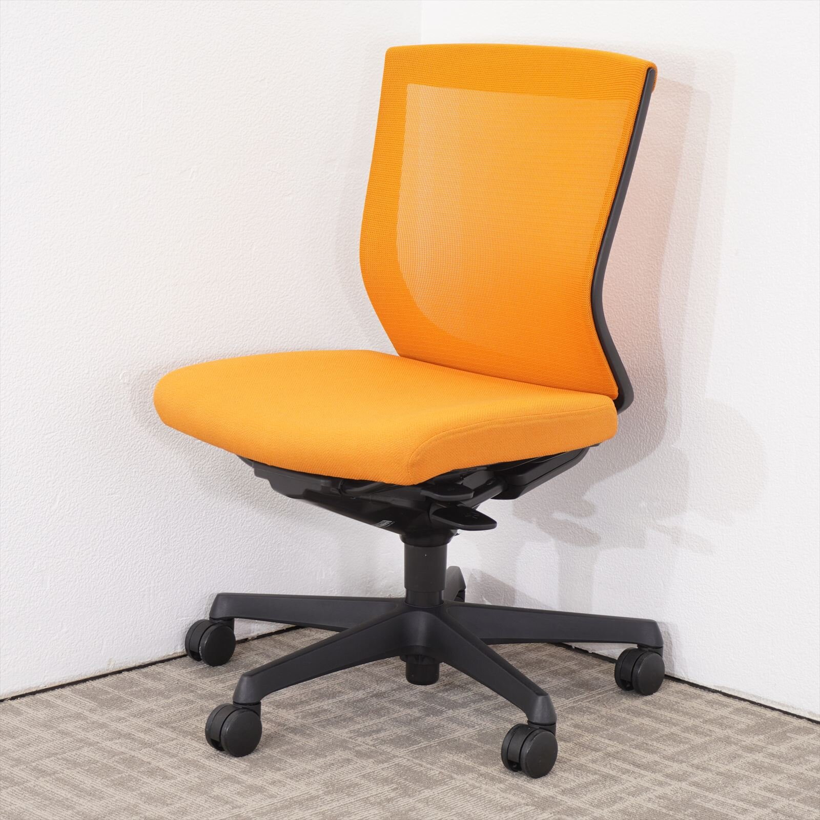 【2020年製】 オカムラ エスクード アプリコット色