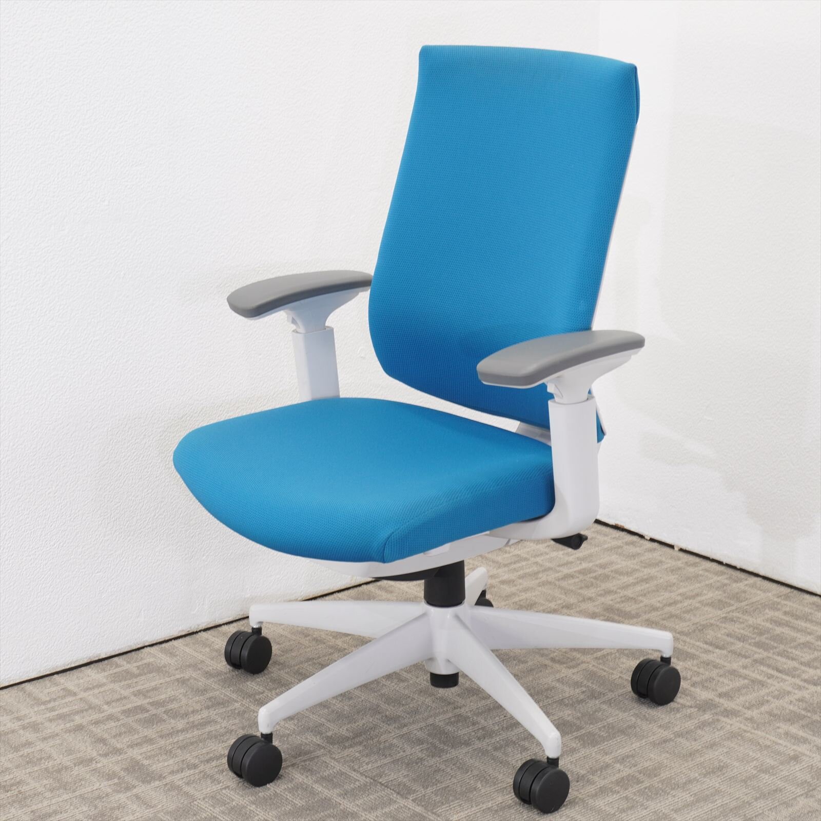 コクヨ ウィザード４ 可動肘 ハイバック ターコイズブルー