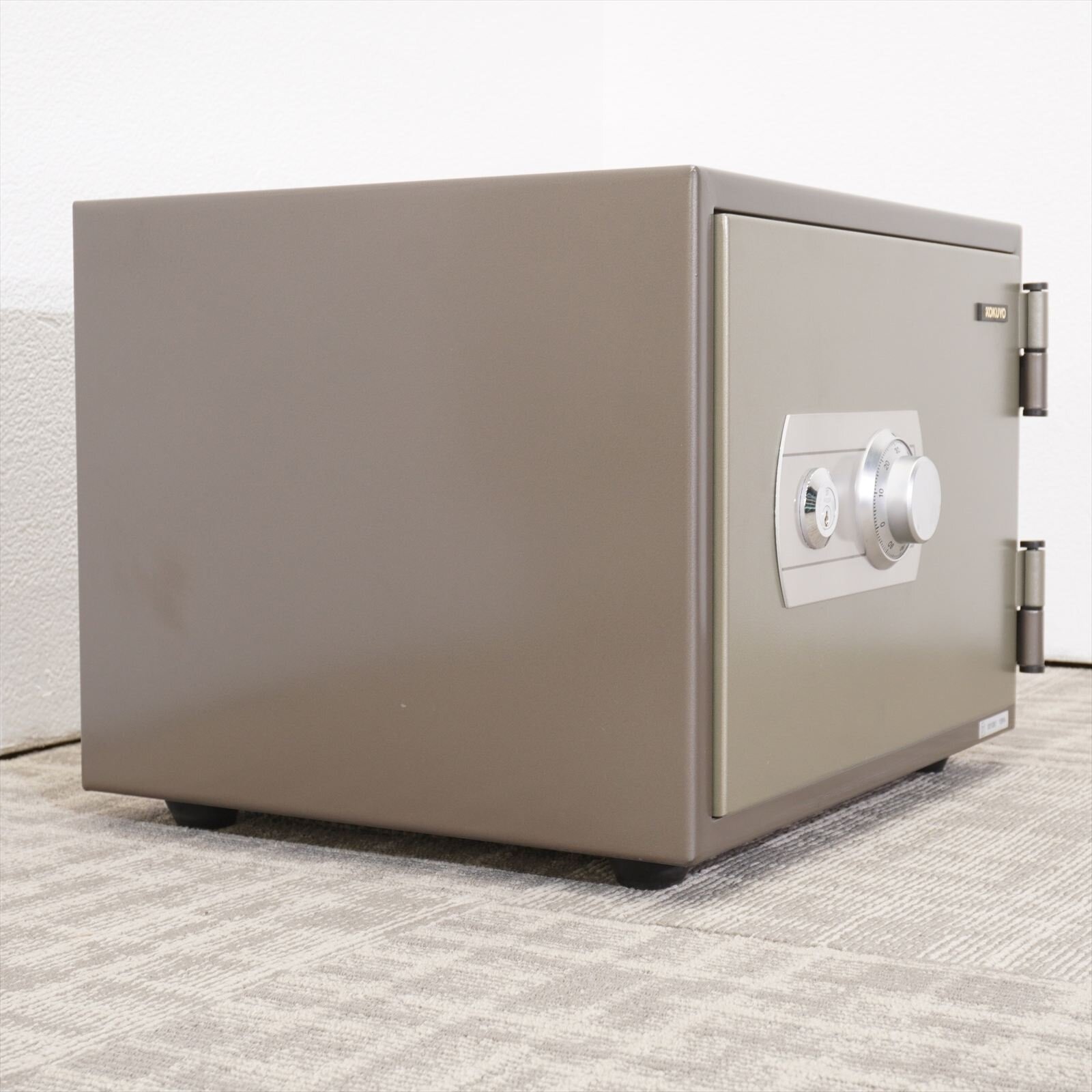 コクヨ 耐火金庫 ホームセーフ ダイヤルタイプ W480 D432 H368