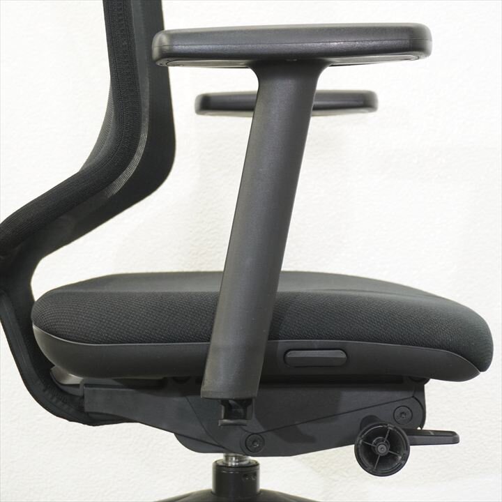 プラス取扱 ジロフレックス ４３４ 肘付 ハンガー付 ブラック 特価品