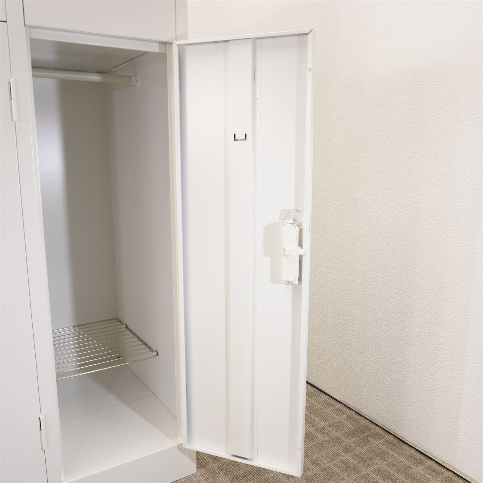 セイコー AKL 4人用ロッカー 2列2段  W608 D515 H1790 ホワイト