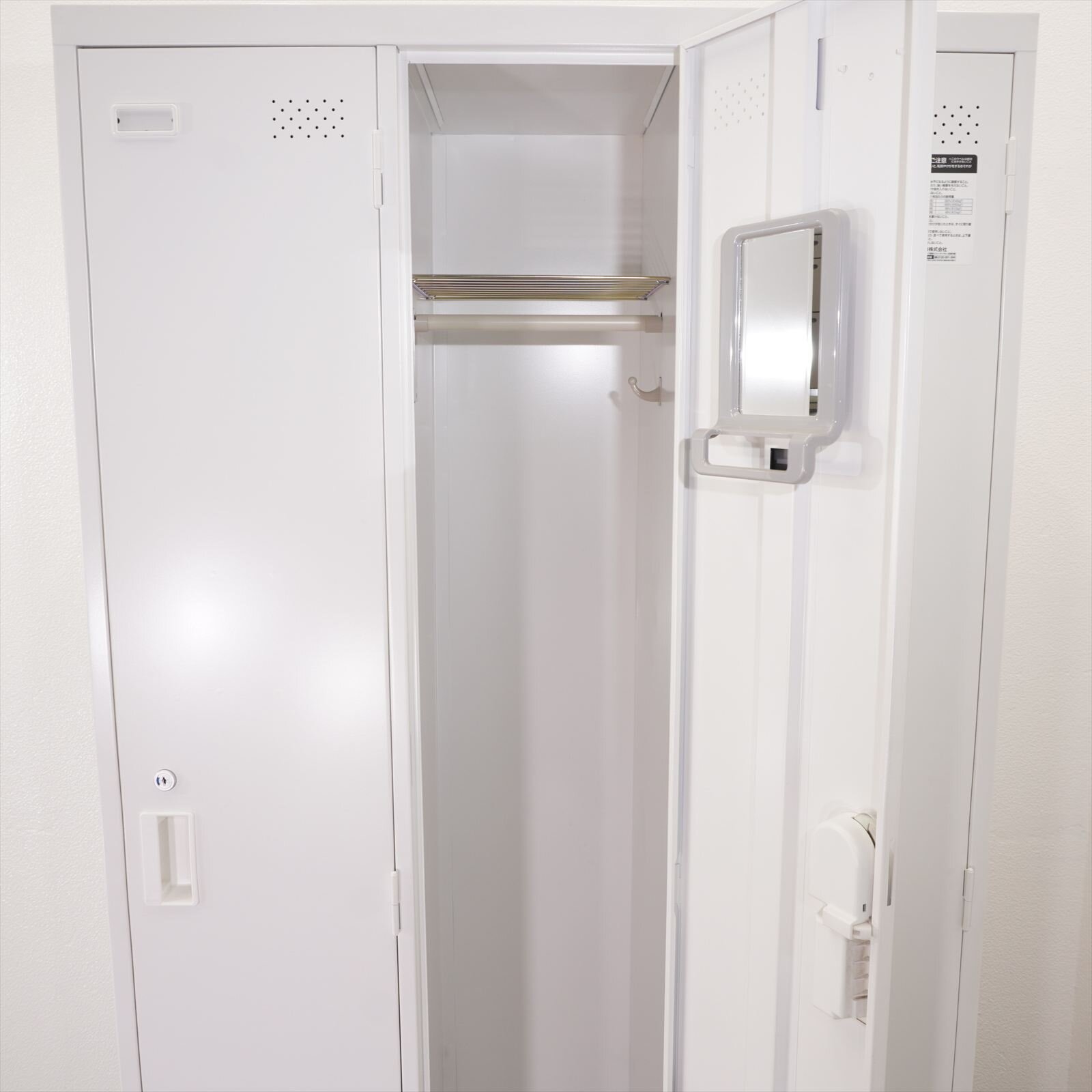 コクヨ LK 3人用ロッカー ホワイト