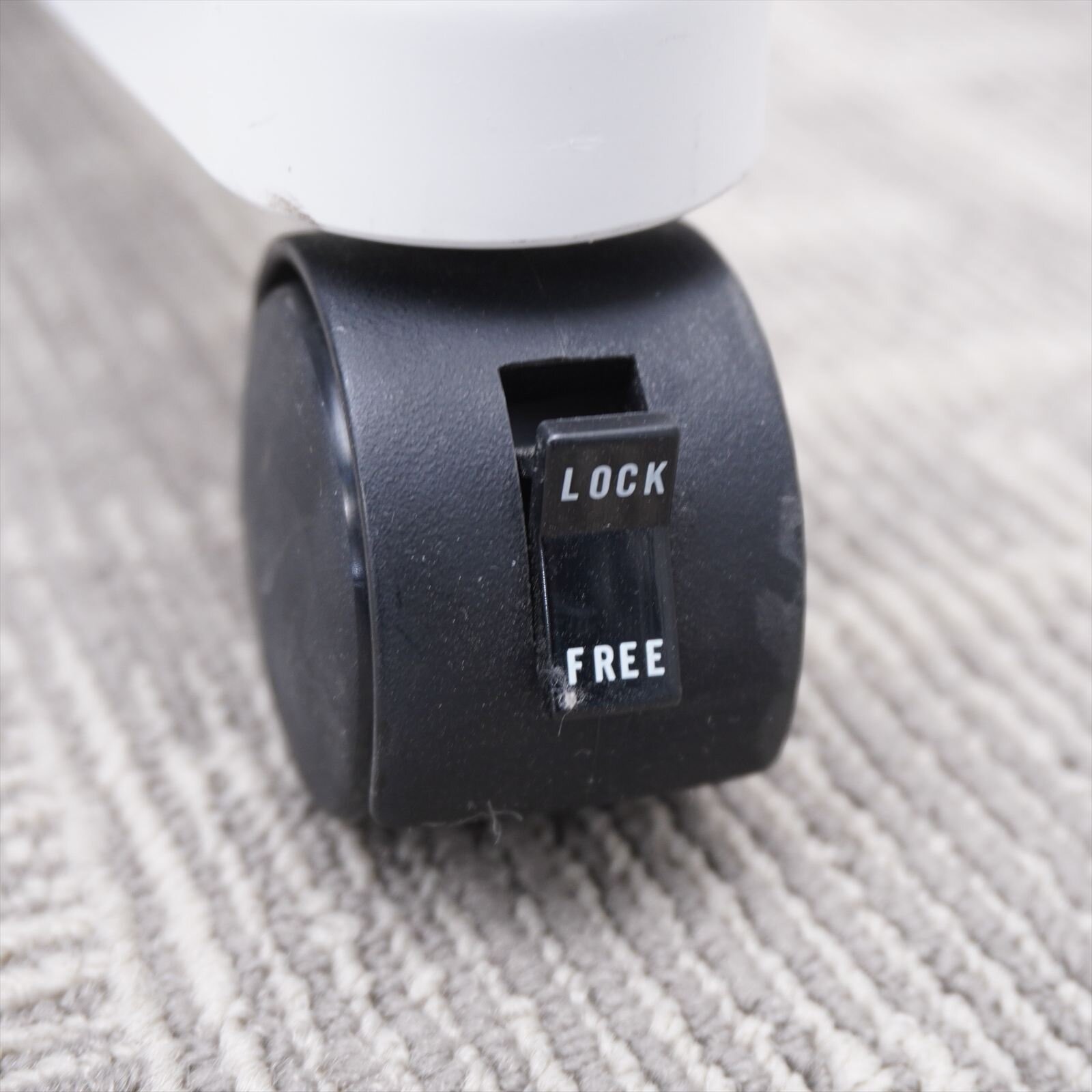 コクヨ パーティション 片面ホワイトボード キャスター付 W1230 H1500 (2)