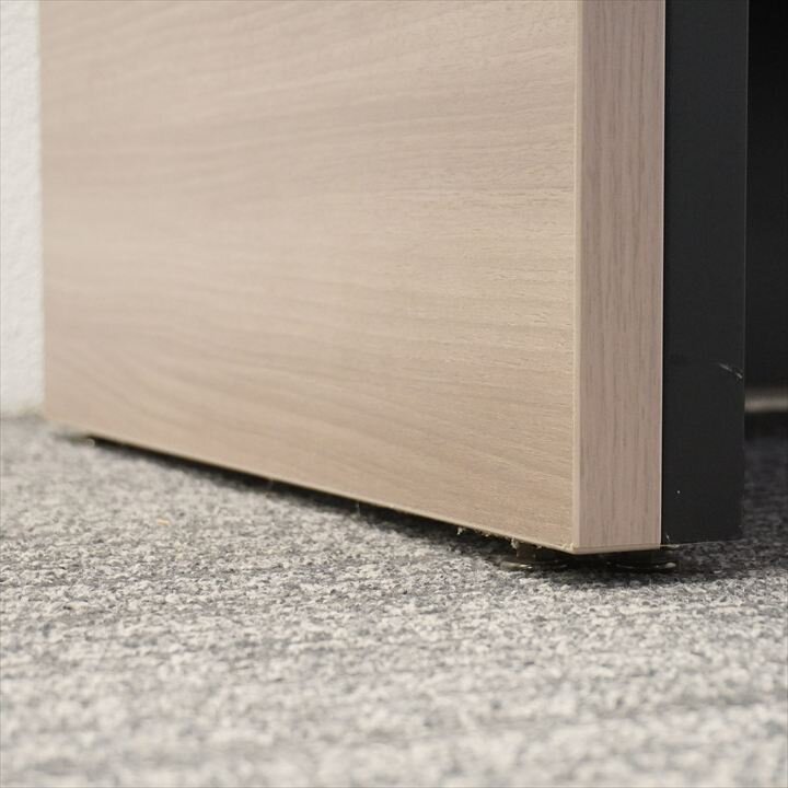 オカムラ ミーティングユニット ベンチユニット パネル付 W1400 H1215 レッド×ブラック／プライズウッド