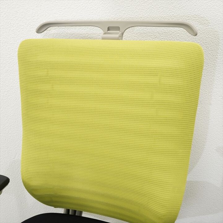 イトーキ エピオス 可動肘 ハイバック ハンガー付 ブライトモスグリーン/ブラック