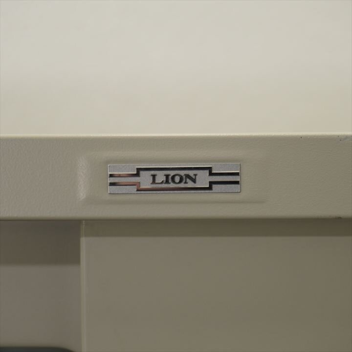 ライオン ガラス引戸書庫 W880D515H880