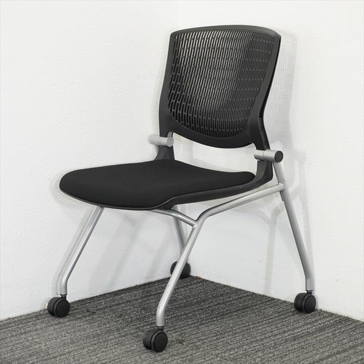 オカムラ グラータ ミーティングチェア 背ヌード ブラック