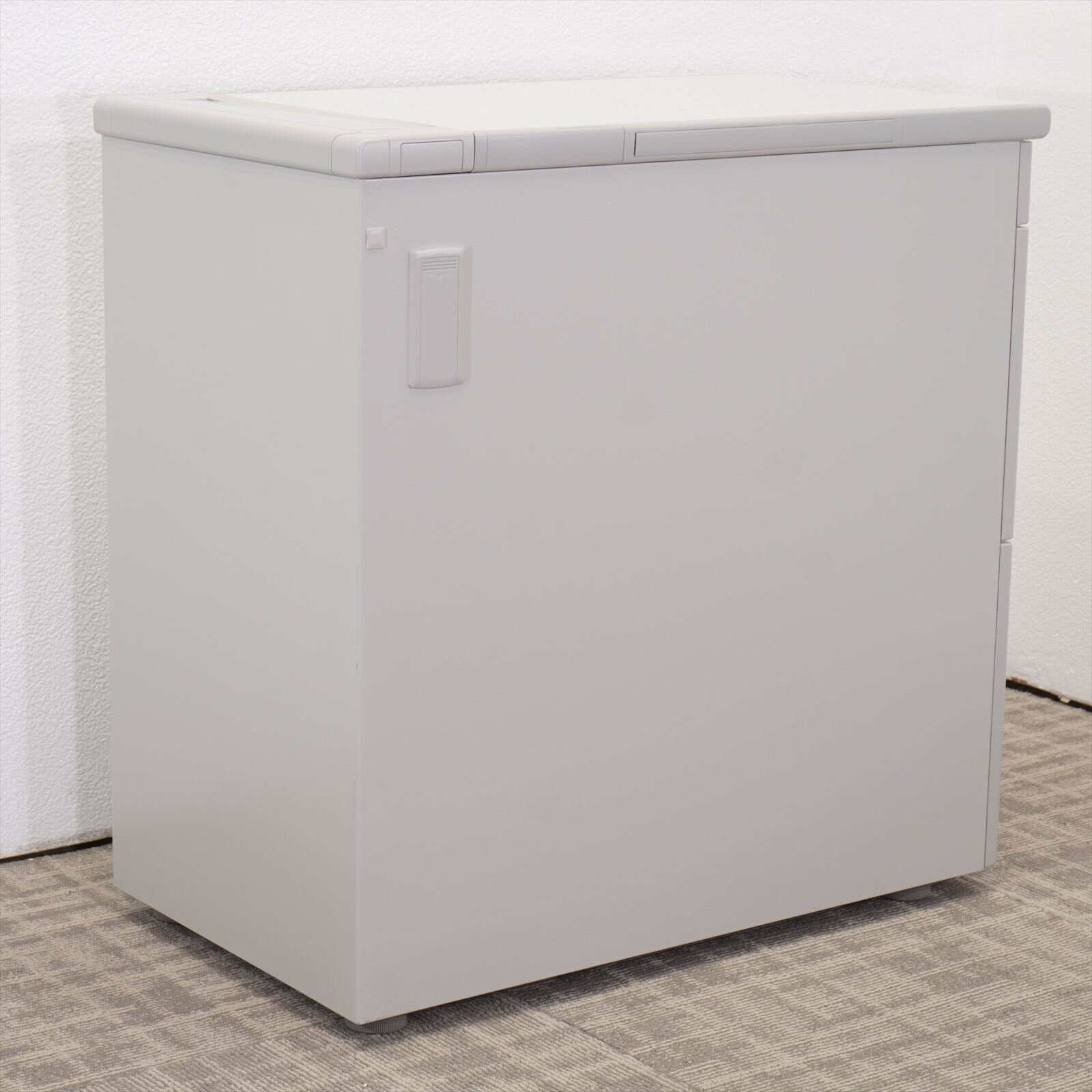 オカムラ SD-e 3段脇机 A4×2段 ペントレー