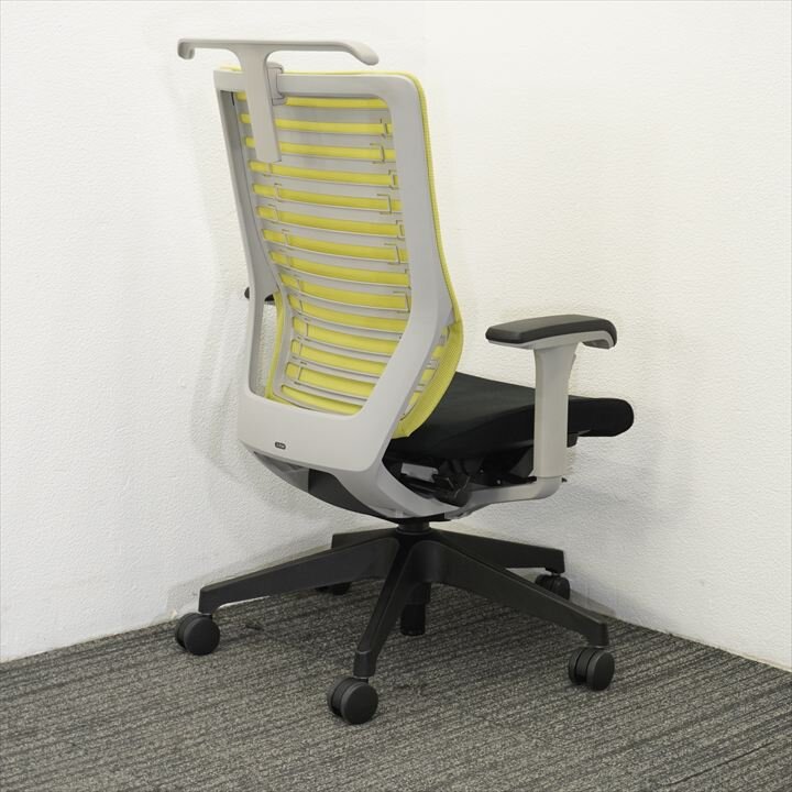 イトーキ エピオス 可動肘 ハイバック ハンガー付 ブライトモスグリーン/ブラック