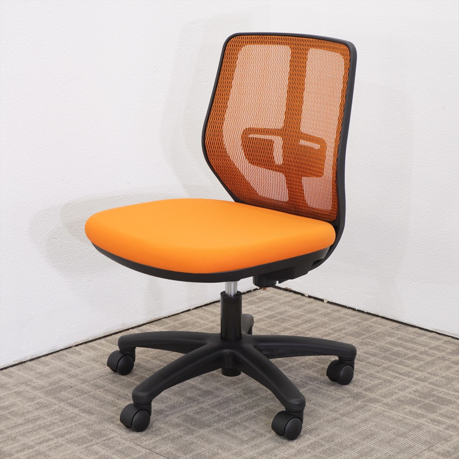 【新品】オカムラ ヴィラージュ VC1 オレンジ