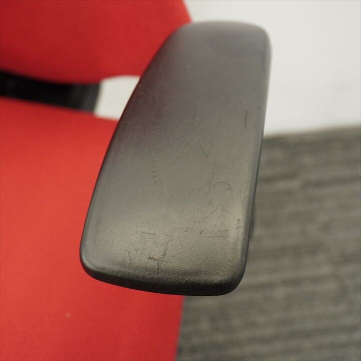 イトーキ エフチェア 可動肘 ハイバック クロスバック ハンガー付 ブラックシェル ラズベリーレッド