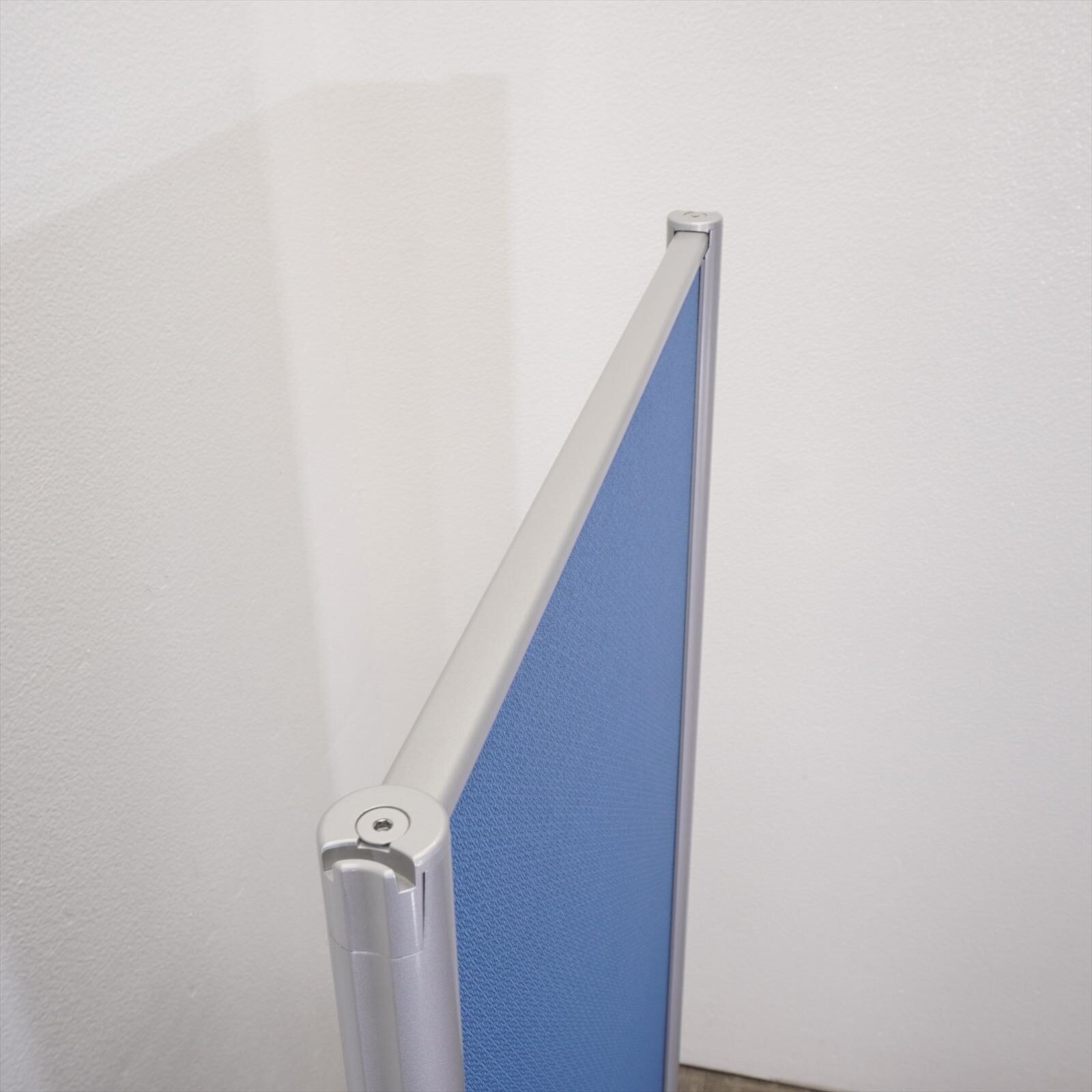 コクヨ パーティション キャスター付 ブルー W700 H1500