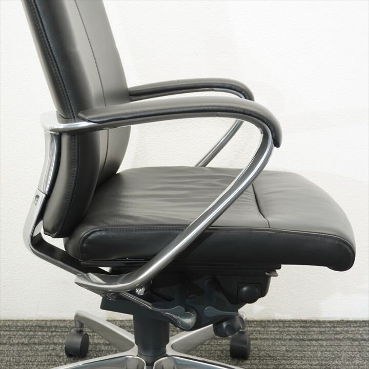 イトーキ プレクサス 肘付 ミドルバック 革 ブラック