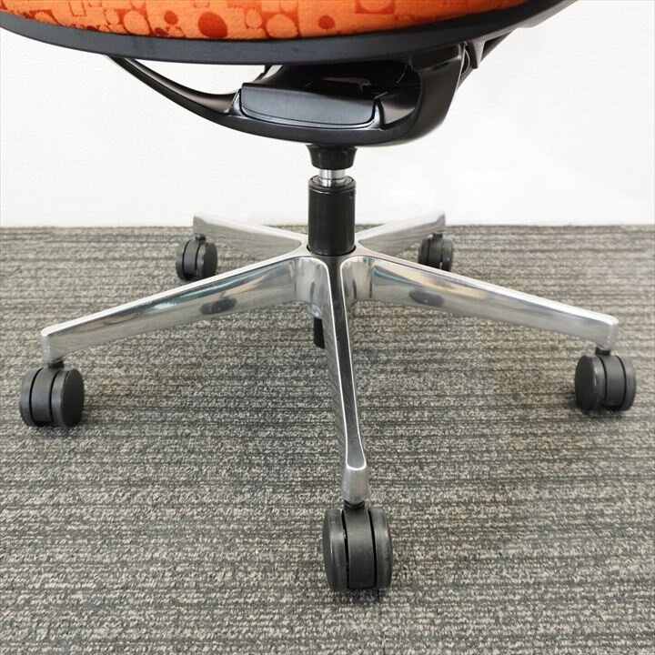 オカムラ モード オレンジ