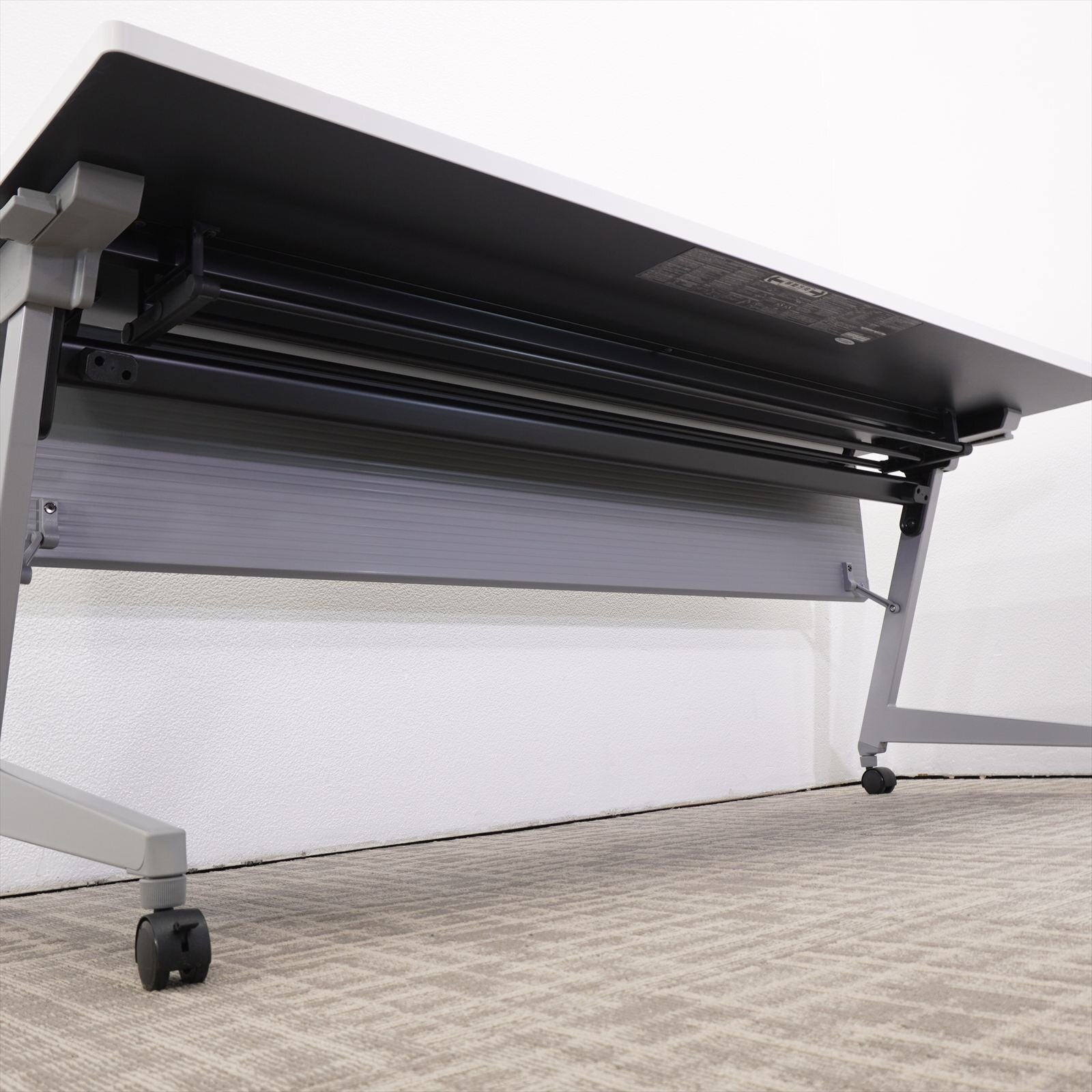 オカムラ フラプターL フラップテーブル 1860 ホワイト