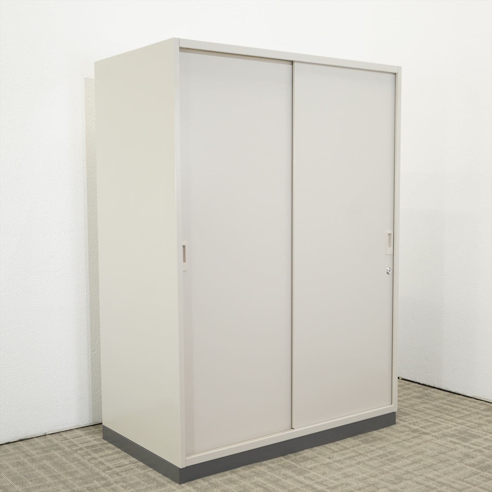 コクヨ BWN 引戸書庫 W900 D500 H1260