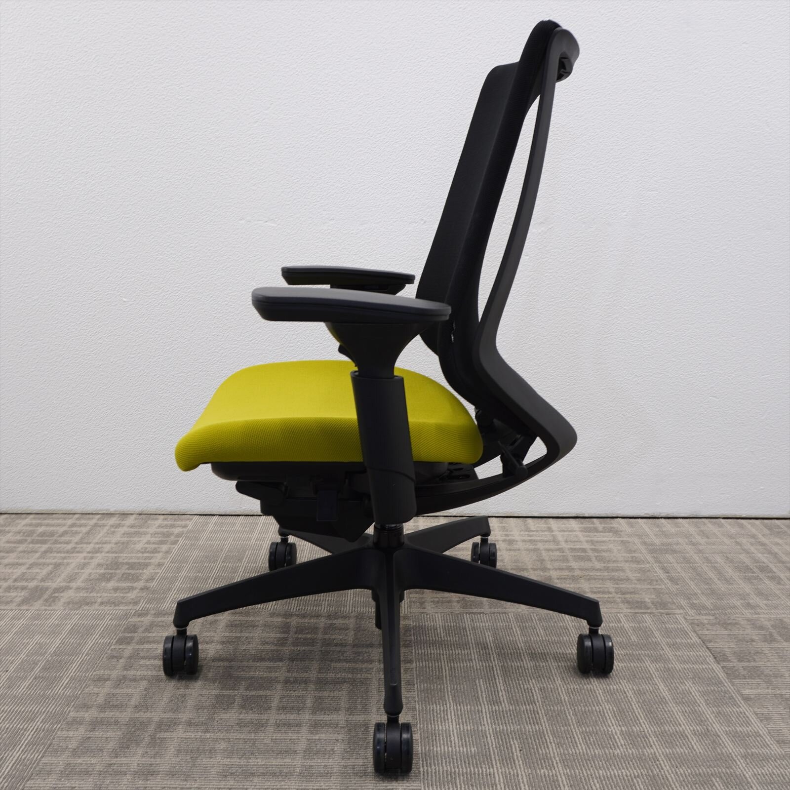 コクヨ デュオラ 可動肘 ハイバック 背クッション グリーン 特価品