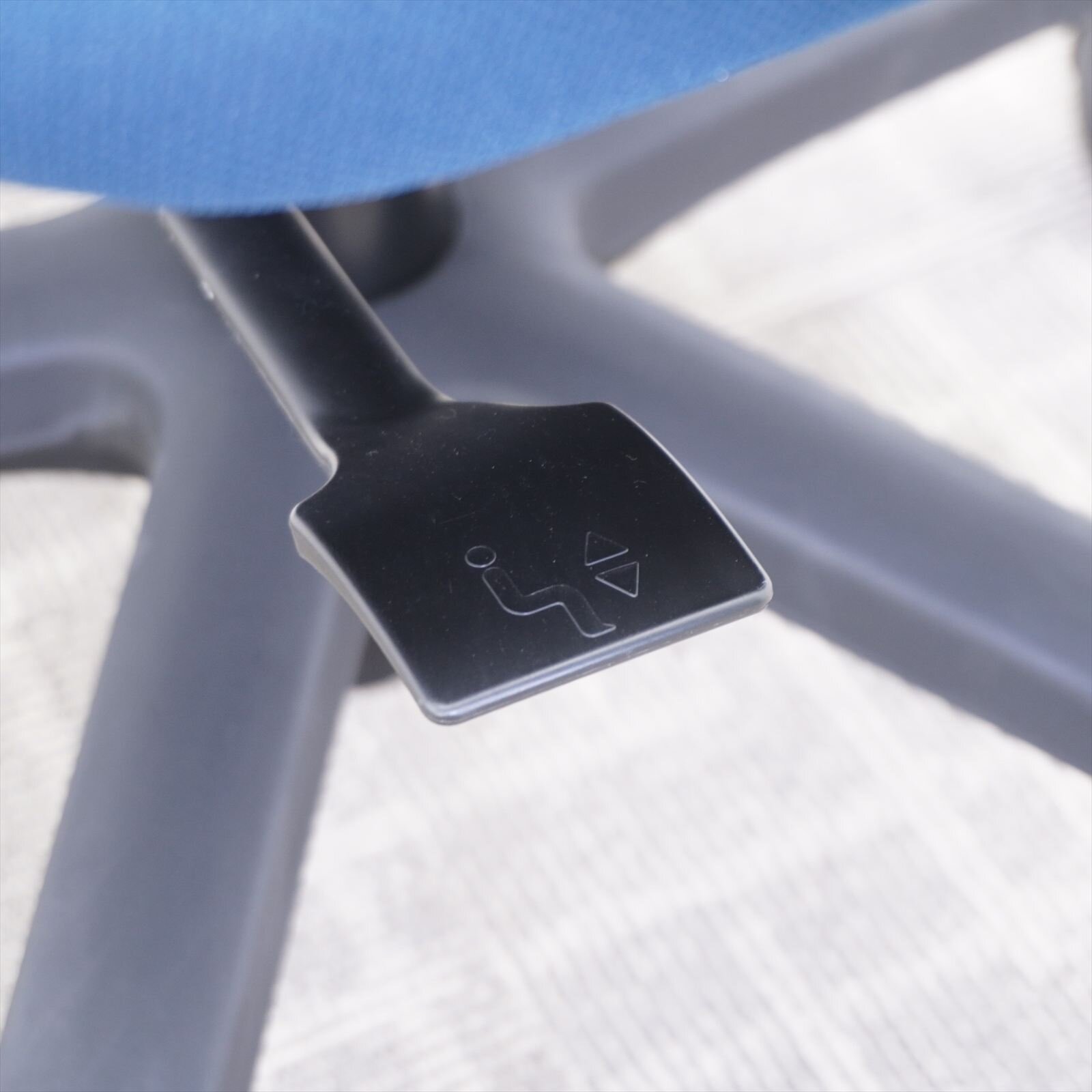 イトーキ トルテＲ ハイバック ネイビーブルー